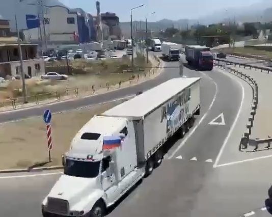 Шесть фур с гуманитарным грузом отправились из Махачкалы в ДНР и ЛНР