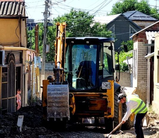 В микрорайоне Сепараторный в Махачкале начали ремонт улицы Виноградной