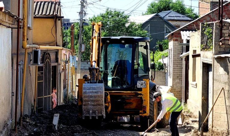 В микрорайоне Сепараторный в Махачкале начали ремонт улицы Виноградной