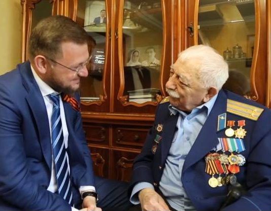 Ветераны поздравили мэра Махачкалы с днем рождения