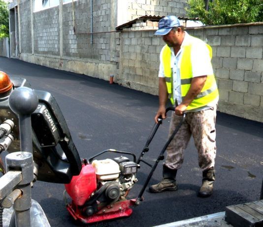 В микрорайоне Учхоз в Махачкале завершается ремонт улицы Мостовой