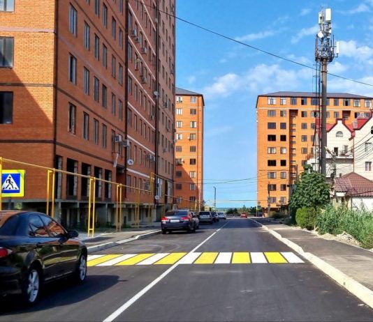 В Махачкале завершили асфальтирование улицы Урадинского