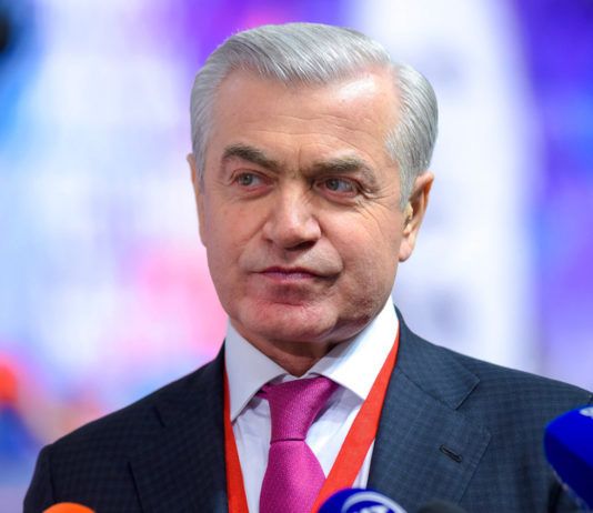 Омар Муртазалиев награжден орденом Почета