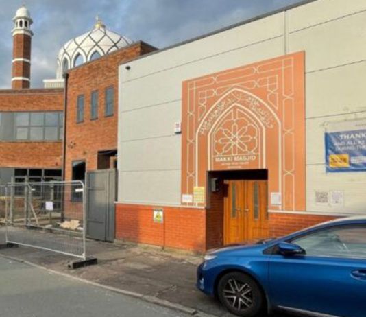 Мечеть обеспечивает безопасное убежище от аномальной жары