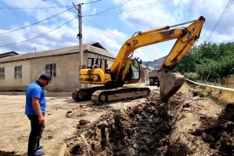 Завершается строительство ливневой канализации по улице Докузпаринской