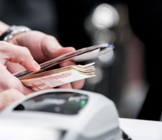 Двух сотрудниц вуза в Махачкале приговорили к колонии за хищение стипендий