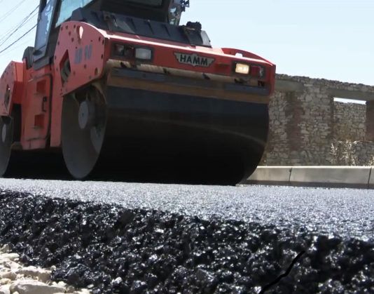 В пригороде Махачкалы ремонтируют улицу