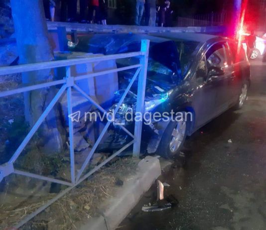 1 человек погиб и 1 пострадал в аварии в Махачкале