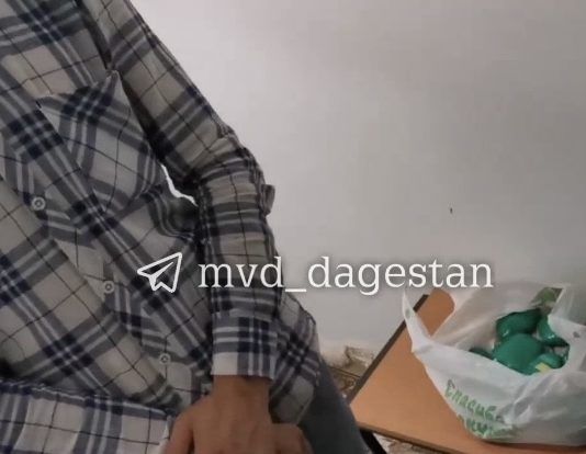 У задержанного в Махачкале мужчины изъяли более 1 кг наркотика