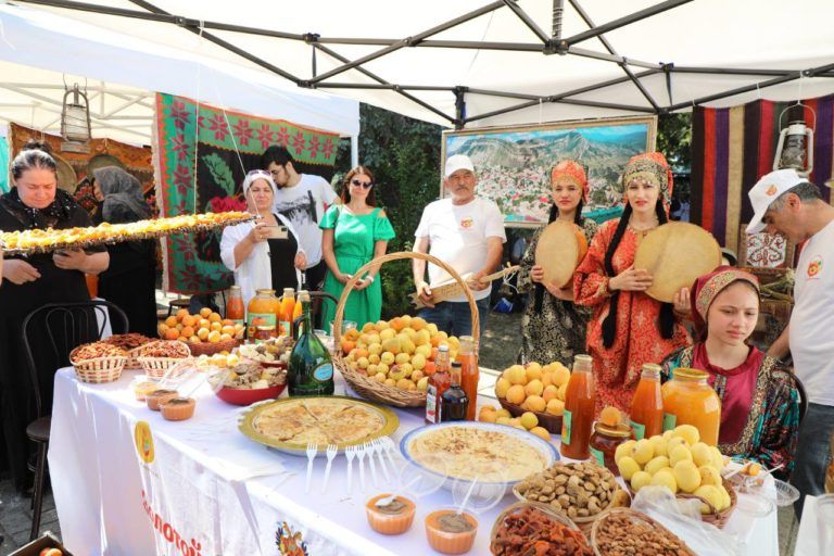 В Махачкале открылся фестиваль «Золотой абрикос Дагестана»