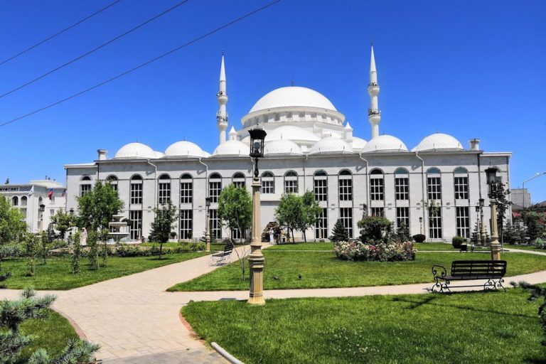 Какое дуа следует читать при входе в мечеть?