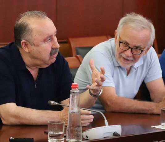 Валерий Газзаев пообщался с дагестанскими тренерами
