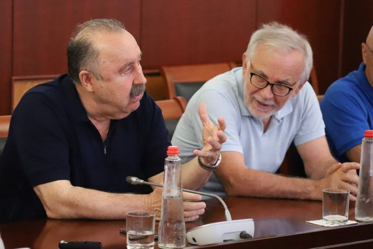 Валерий Газзаев пообщался с дагестанскими тренерами