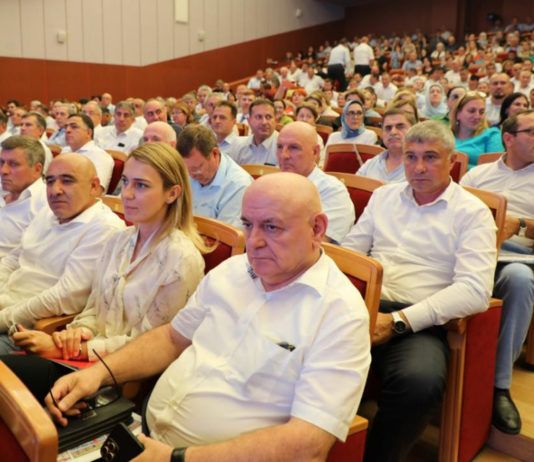 В Махачкале состоялась Августовская конференция педагогов столицы