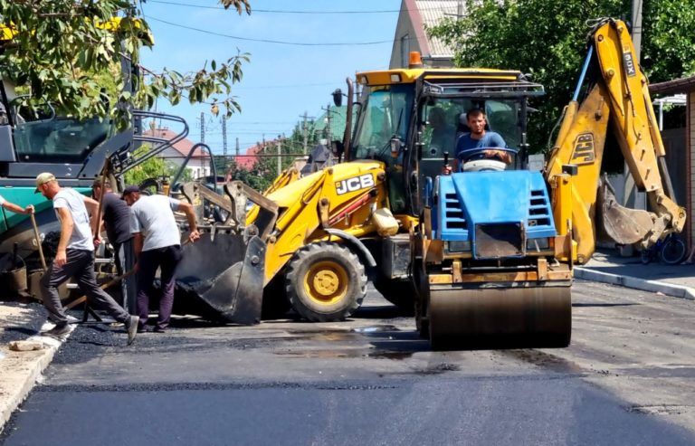 В махачкалинском поселке Новый Кяхулай завершается ремонт улицы Хушетской