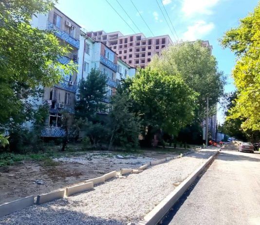 В Махачкале ведется благоустройство сквера по пр. Шамиля