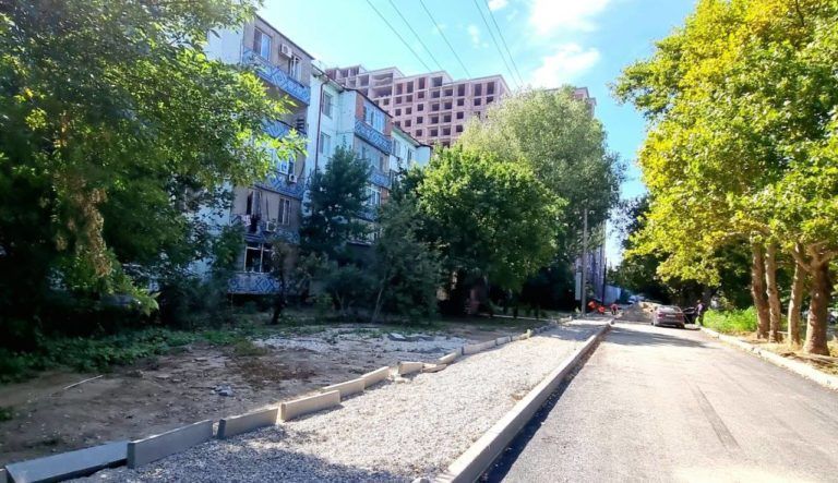 В Махачкале ведется благоустройство сквера по пр. Шамиля