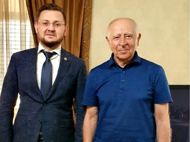Салман Дадаев поздравил первого президента Дагестана Муху Алиева с днем рождения