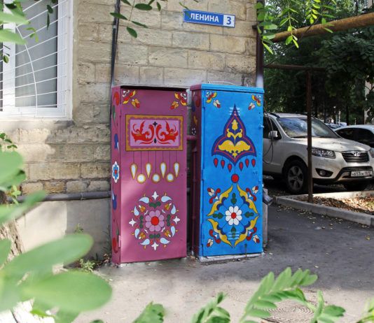 «Ростелеком» реализовал в Каспийске арт-проект в этническом стиле