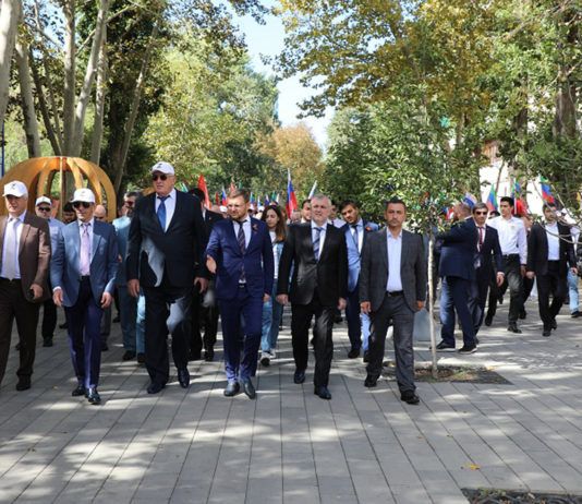 Делегация правительства РД осмотрела улицу Коркмасова