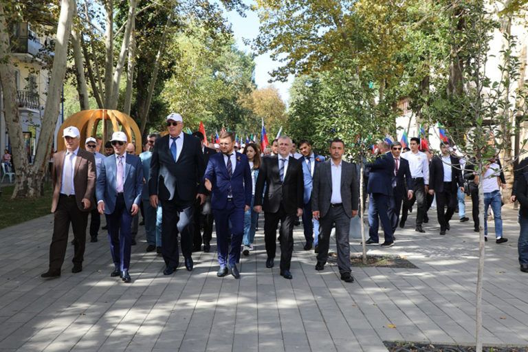 Делегация правительства РД осмотрела улицу Коркмасова
