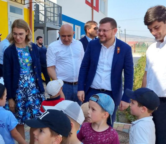 Салман Дадаев открыл три детских сада