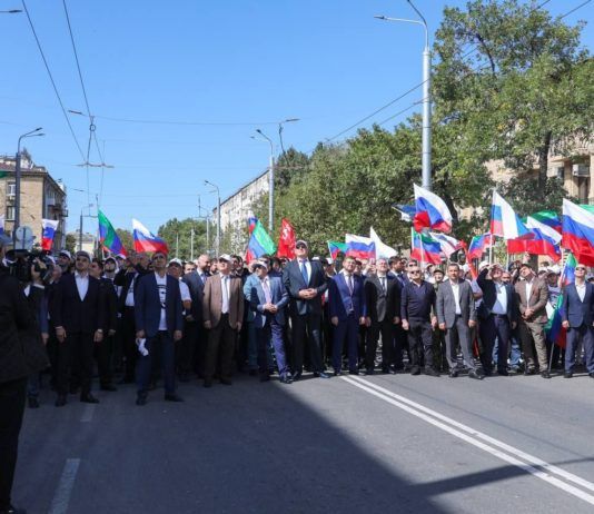 В Махачкале состоялось шествие в поддержку специальной военной операции