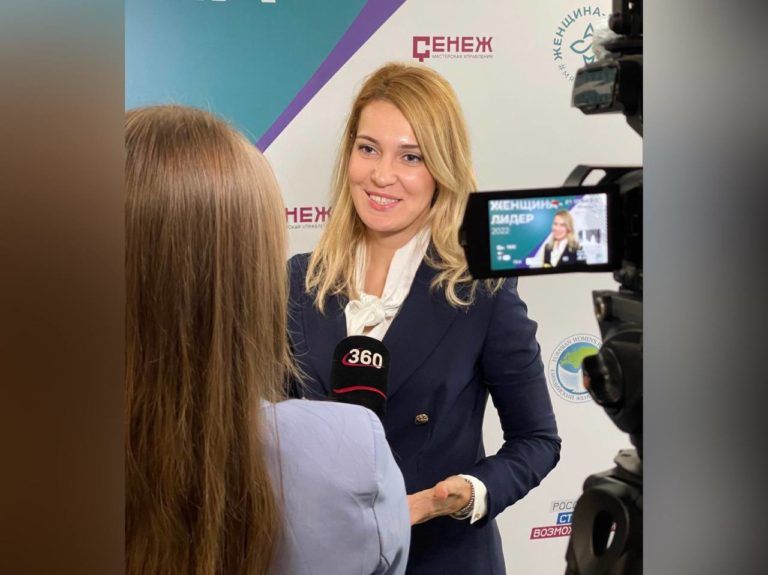 Замглавы Махачкалы Эмилия Раджабова стала выпускницей образовательной программы «Женщина-лидер»