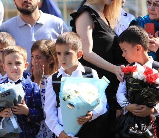 12 тыс. юных махачкалинцев пошли в школу в первый раз