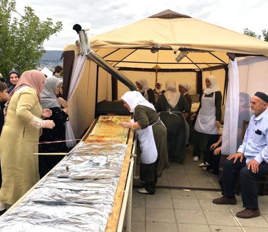 Вкусная еда, сувениры и мировые рекорды