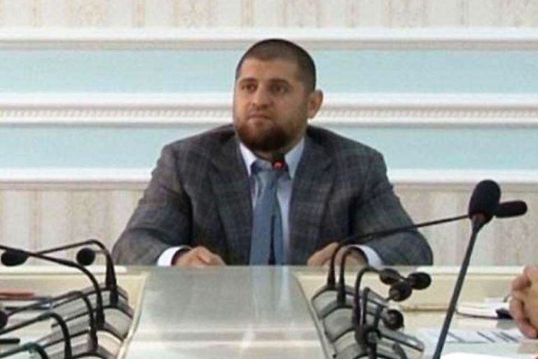 Замглавы Кировского района Махачкалы признали виновным в незаконном обороте оружия