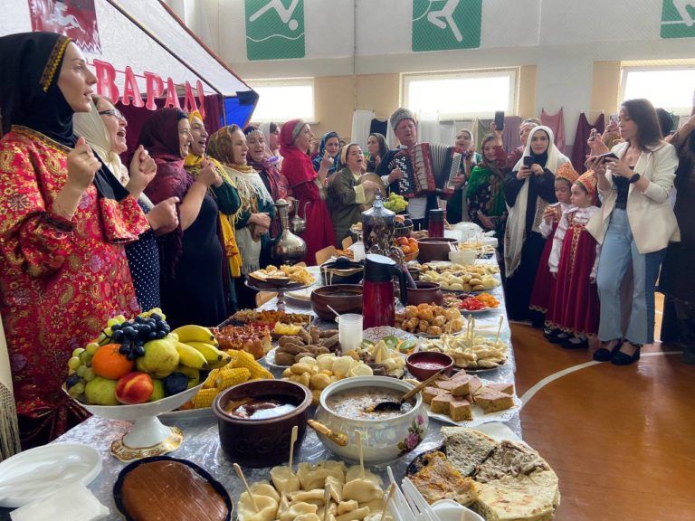 В Махачкале проходит фестиваль родных языков