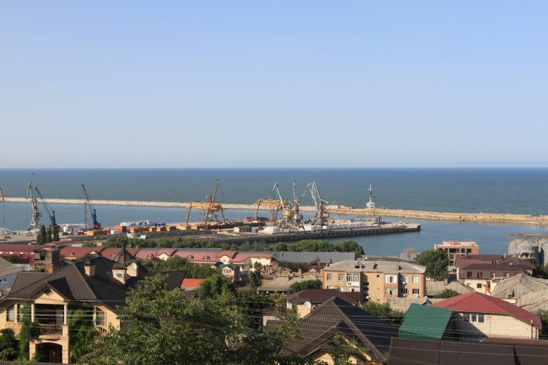 Махачкалинский морской порт может стать частью коридора «Север-Юг»