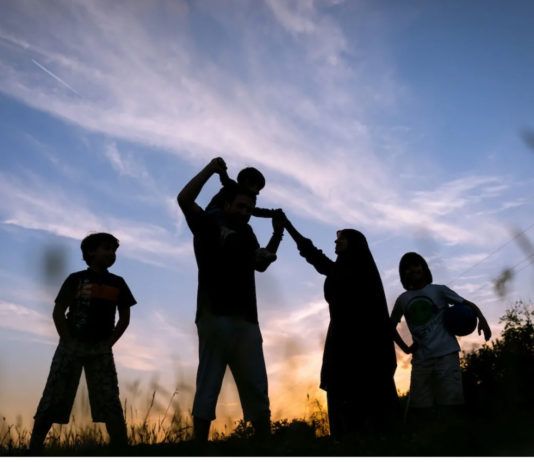 Обязательно ли соблюдать равенство в подарках для детей?