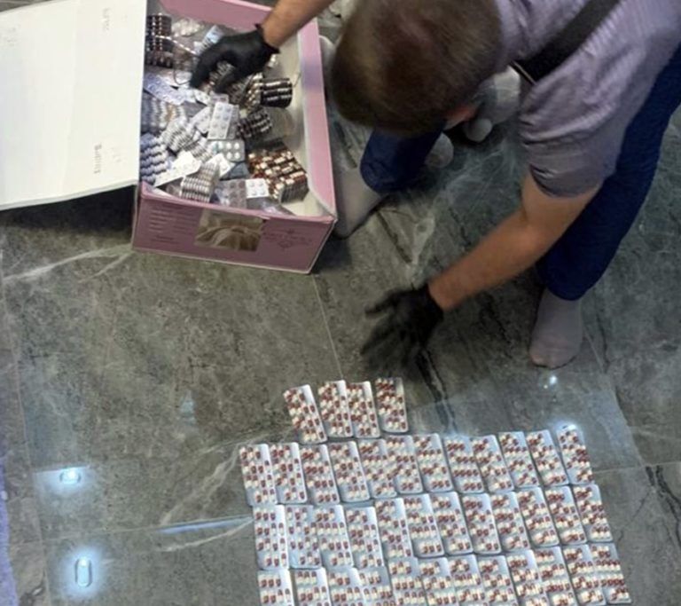 В Махачкале будут судить женщину, у которой нашли более 1,3 кг запрещенных препаратов