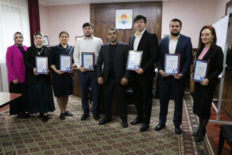 В Махачкале наградили молодежных активистов