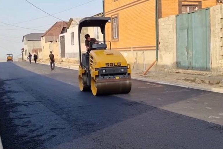 В Ленинкенте приступили к укладке асфальта по улице Докузпаринской
