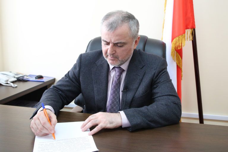 За помощью к депутату!