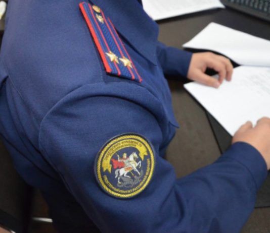 СК и прокуратура проводят проверки по факту падения ребенка из окна в Махачкале