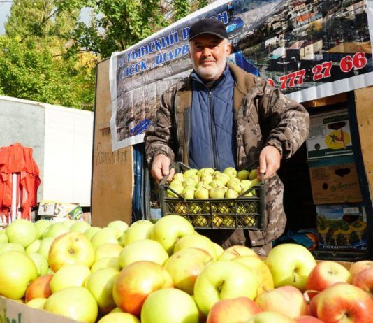 Цены ниже рыночных: в Махачкале проходит сельскохозяйственная ярмарка