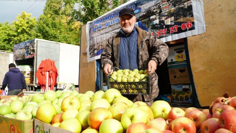 Цены ниже рыночных: в Махачкале проходит сельскохозяйственная ярмарка