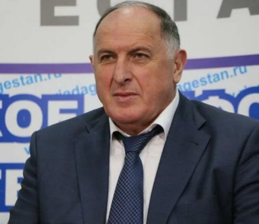 Премьер Дагестана поблагодарил мэрию Махачкалы за присвоение звания почетного гражданина города