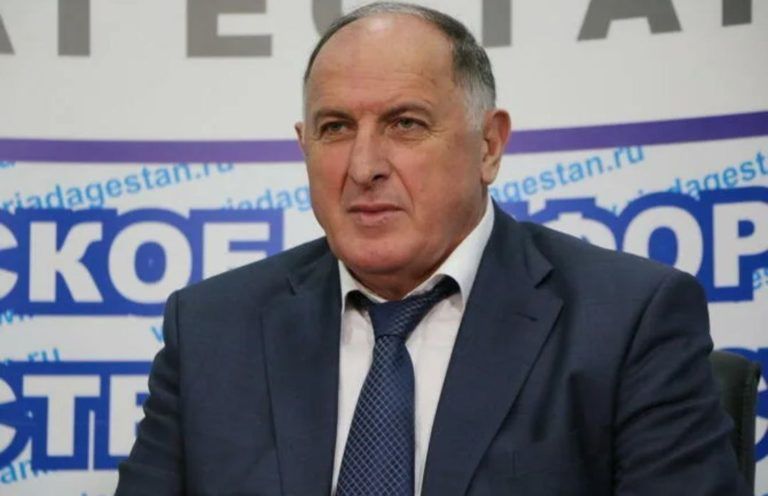 Премьер Дагестана поблагодарил мэрию Махачкалы за присвоение звания почетного гражданина города