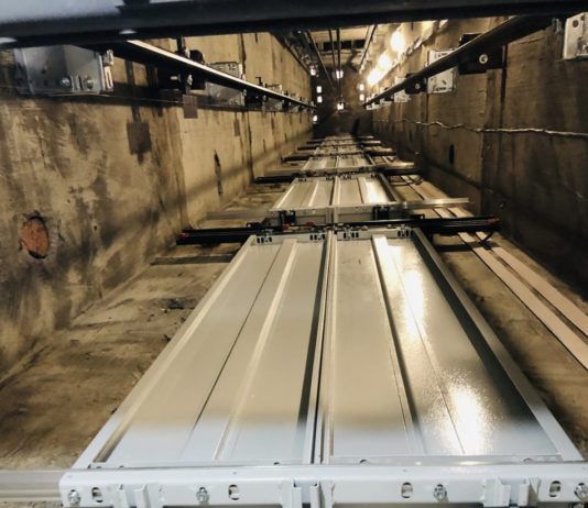 Ряд многоэтажек Махачкалы получил новые лифты