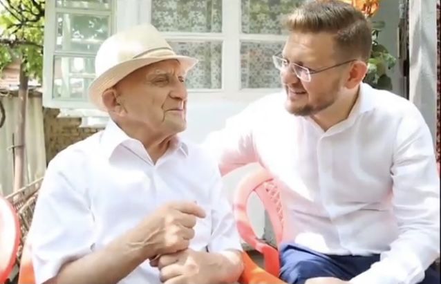 9068D30F-DF05-4D5D-BA4A-CFB6AB43C517