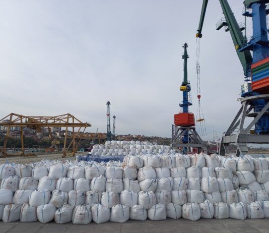 Объем перевалки сухих грузов в порту Махачкалы вырос на 70%