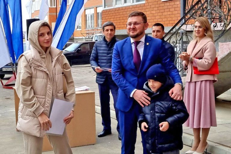 105 сирот получили квартиры