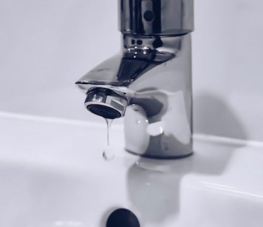 Часть Махачкалы временно осталась без воды из-за аварийных работ