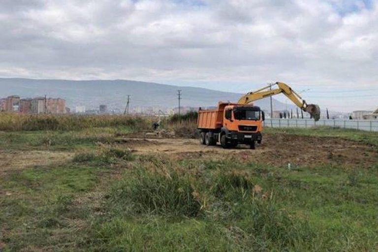 Городская мэрия приостановила строительные работы вблизи озера Ак-Гель