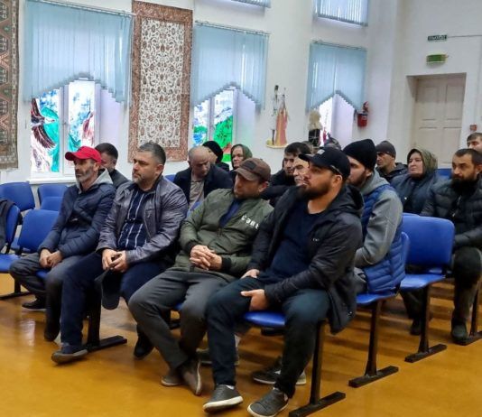 Представители мэрии Махачкалы и горсобрания встретились с жителями поселка Ленинкент